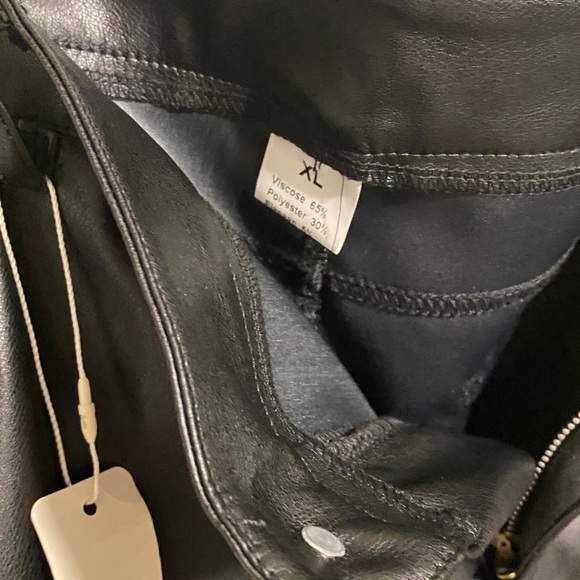 Balleay Art leather pants in Excellent condition - Picture 7 of 11